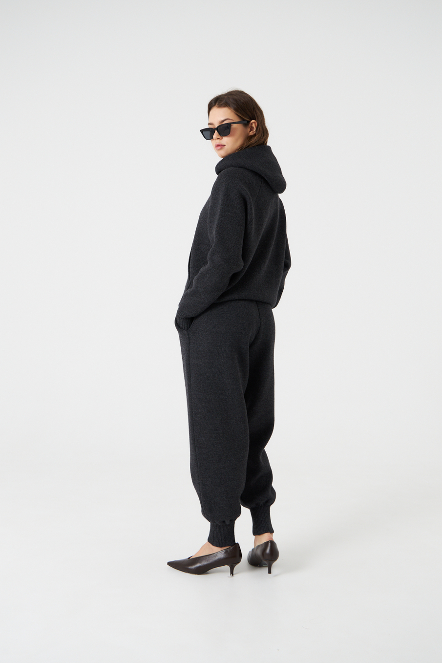 худи вязаный темный графит