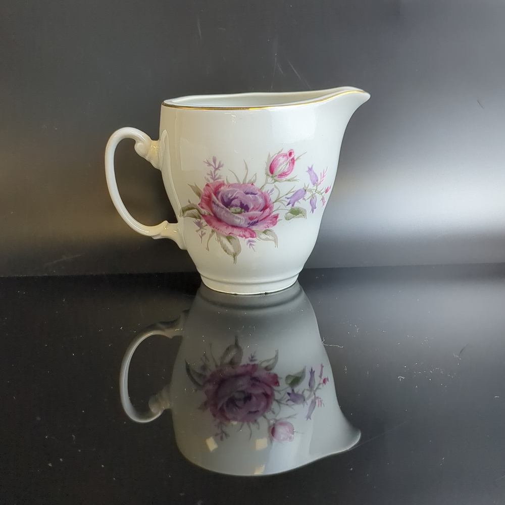 Молочник фарфоровый изящные цветы, Wloclawek porcelana, золочение, винтаж Польша, времён СССР 1967-1973 гг