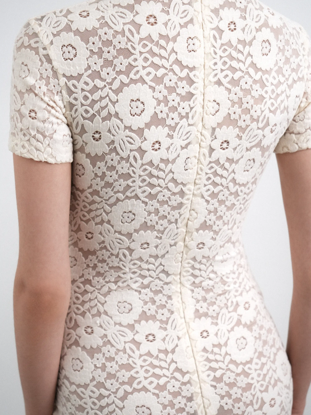 Аманда миди (Amanda midi), платье из молочного кружева с бархатным напылением