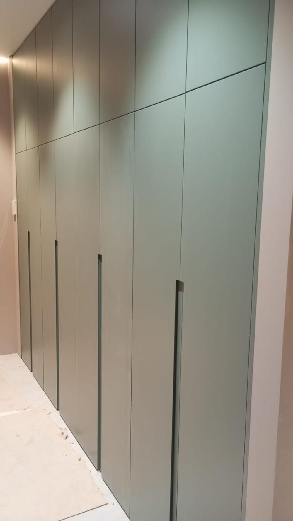 Встроенный шкаф в спальне