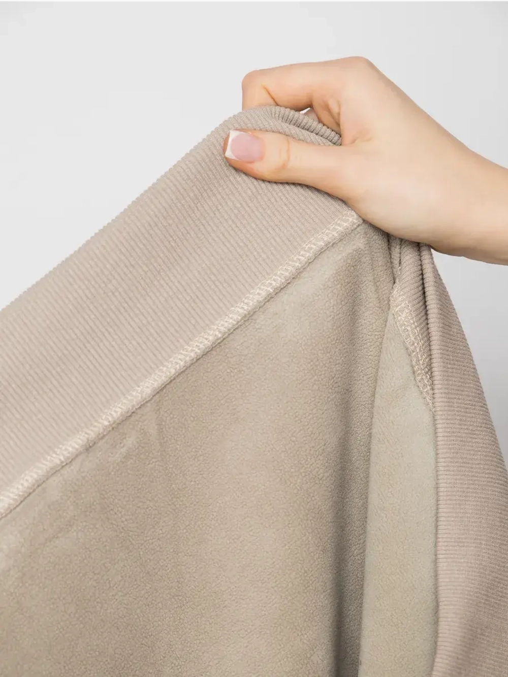 Толстовка утепленная с капюшоном