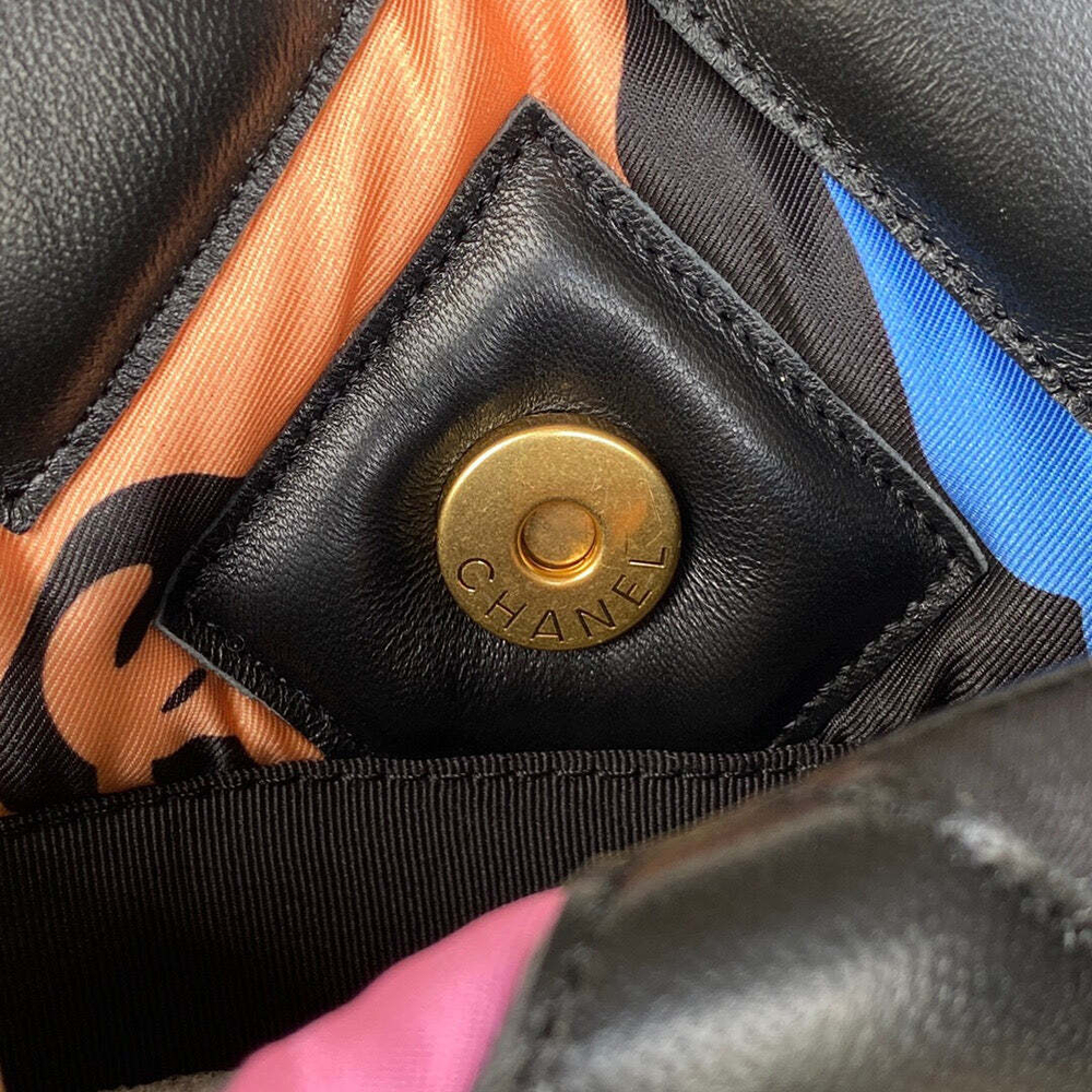 Chanel 19 26 cm