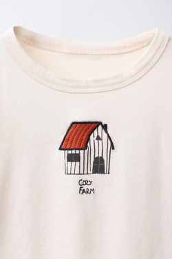 ZARA ЛОНГСЛИВ С ВЫШИВКОЙ В ВИДЕ ДОМИКА, ЭКРЮ