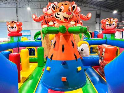 Коммерческий батут "Тигриная страна 5" 10*6*6 м