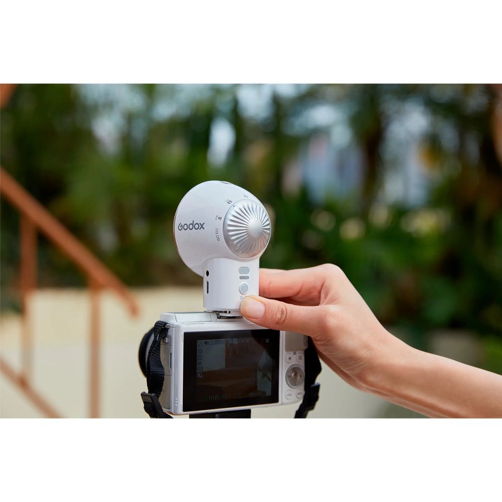 Накамерная вспышка Godox LUX Elf