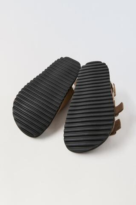 ZARA КОЖАНЫЕ САНДАЛИИ С ПРЯЖКАМИ, КОРИЧНЕВЫЙ