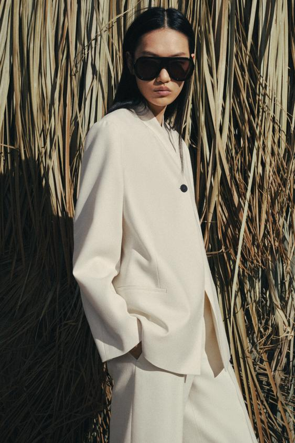 ZARA УКОРОЧЕННЫЕ БРЮКИ СО СТРЕЛКАМИ — ZW COLLECTION, СВЕТЛО-БЕЖЕВЫЙ