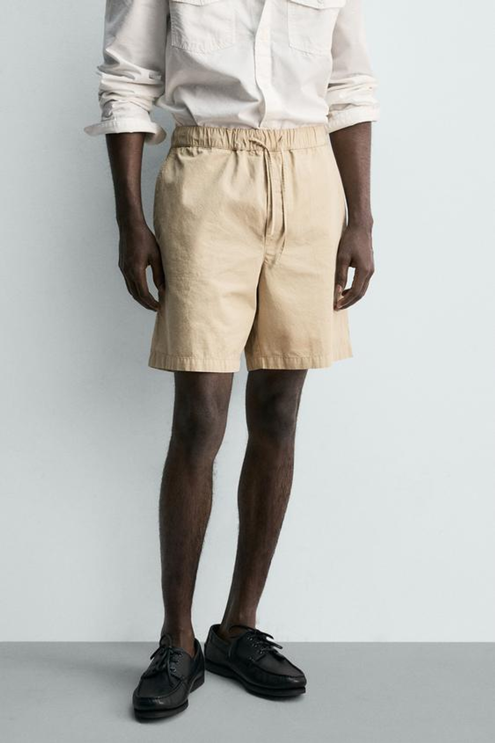 ZARA ШОРТЫ REGULAR FIT С ЭФФЕКТОМ ПОТЕРТОСТИ, БЕЖЕВЫЙ