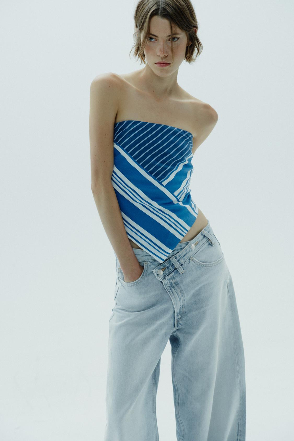 ZARA ЛЬНЯНОЙ ТОП БЕЗ БРЕТЕЛЕЙ, СИНИЙ/БЕЛЫЙ