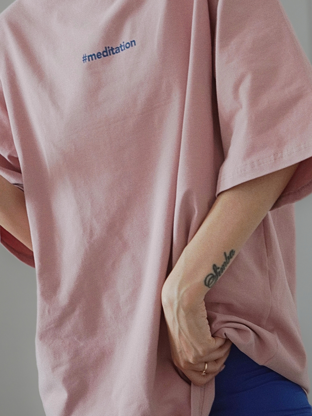 Футболка оверсайз женская розовый Meditation