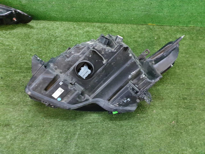 Фара правая RR Vogue 4 L405 (2017-2022) Pixel LED