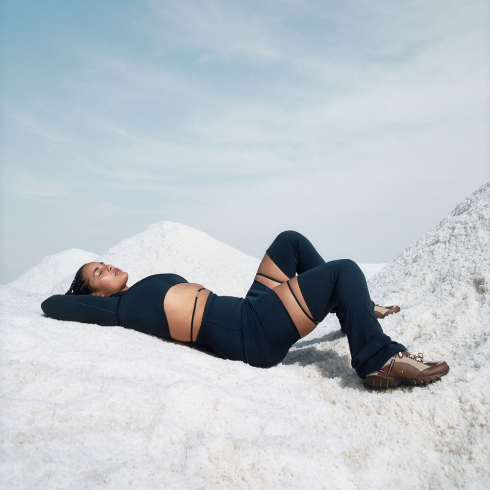 кроссовки Nike Air Humara LX Brown / Gold Wmns