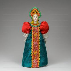 Сувенирная кукла в маленьком кокошнике