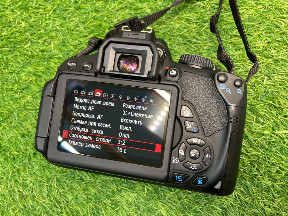 Canon EOS 650D 15.700 кадров