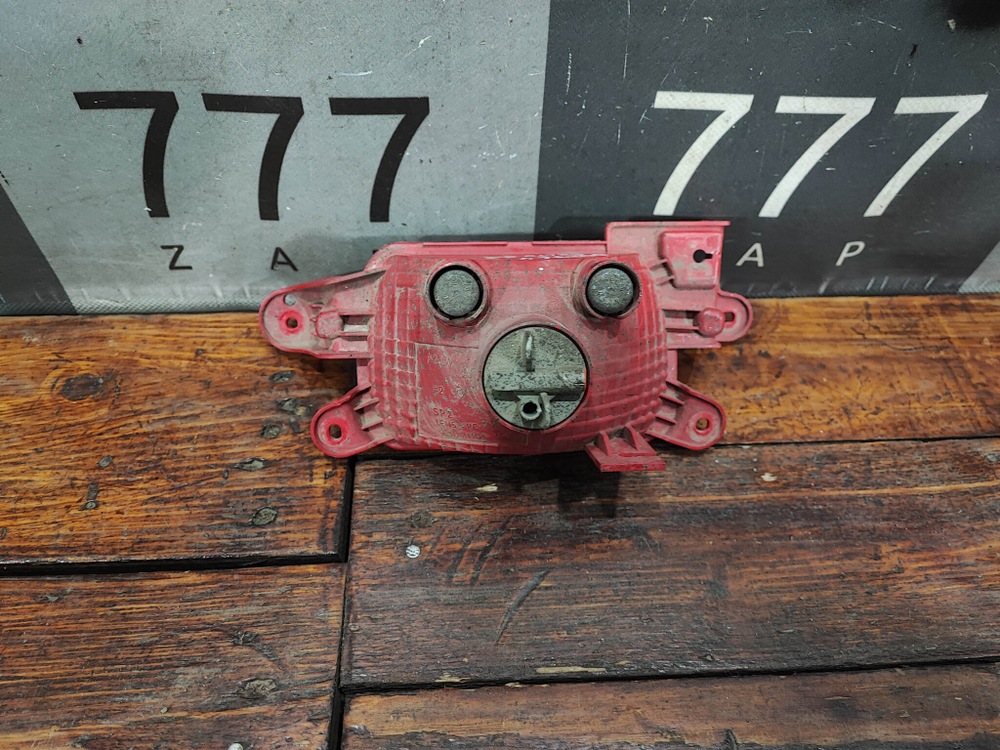 ПТФ задний центральный Kia Seltos 19-нв Б/У Оригинал 92407Q5000