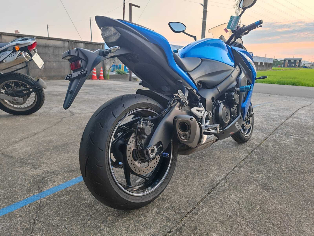 Suzuki GSX-S1000F 049730