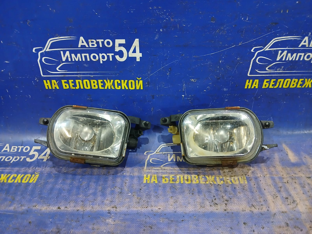 Туманка левая MERCEDES BENZ C-CLASS 2004-2007