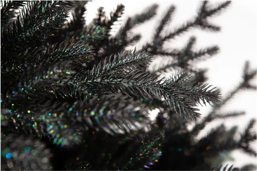 Искусственная черная елка «Фэнтези» (Литая хвоя с блестками) от 1,5 м до 2,5 м