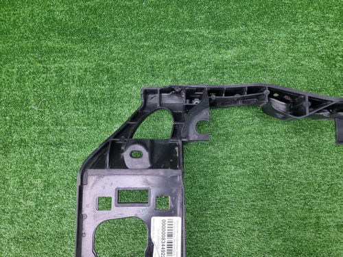 Кронштейн интеркулера правый Porsche Macan (14-18)