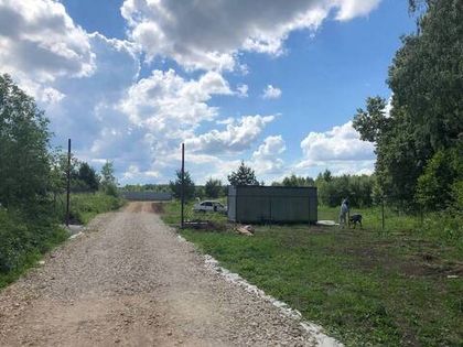 Начался монтаж ограждения на въезде в «Романовский Парк – 2»