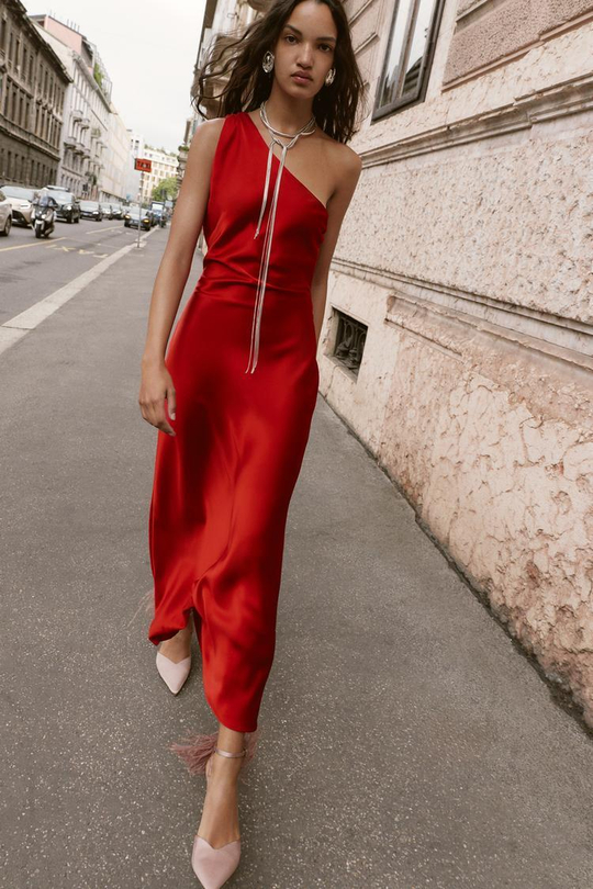 ZARA АСИММЕТРИЧНОЕ АТЛАСНОЕ ПЛАТЬЕ МИДИ, КРАСНЫЙ