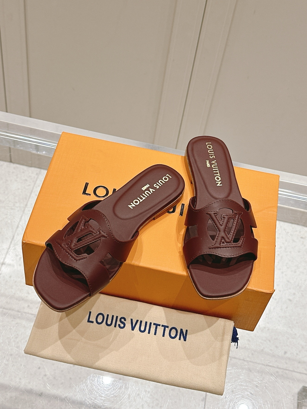 Louis Vuitton Isola Flat Mule