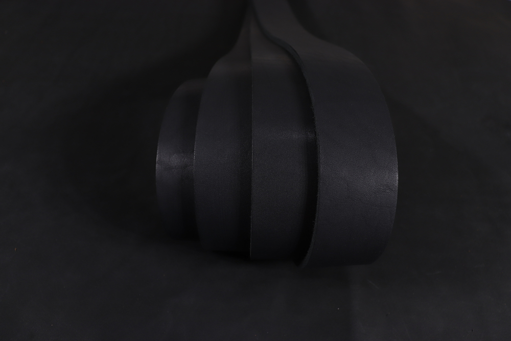 Ременная заготовка Черная с лицевой отделкой гладкая