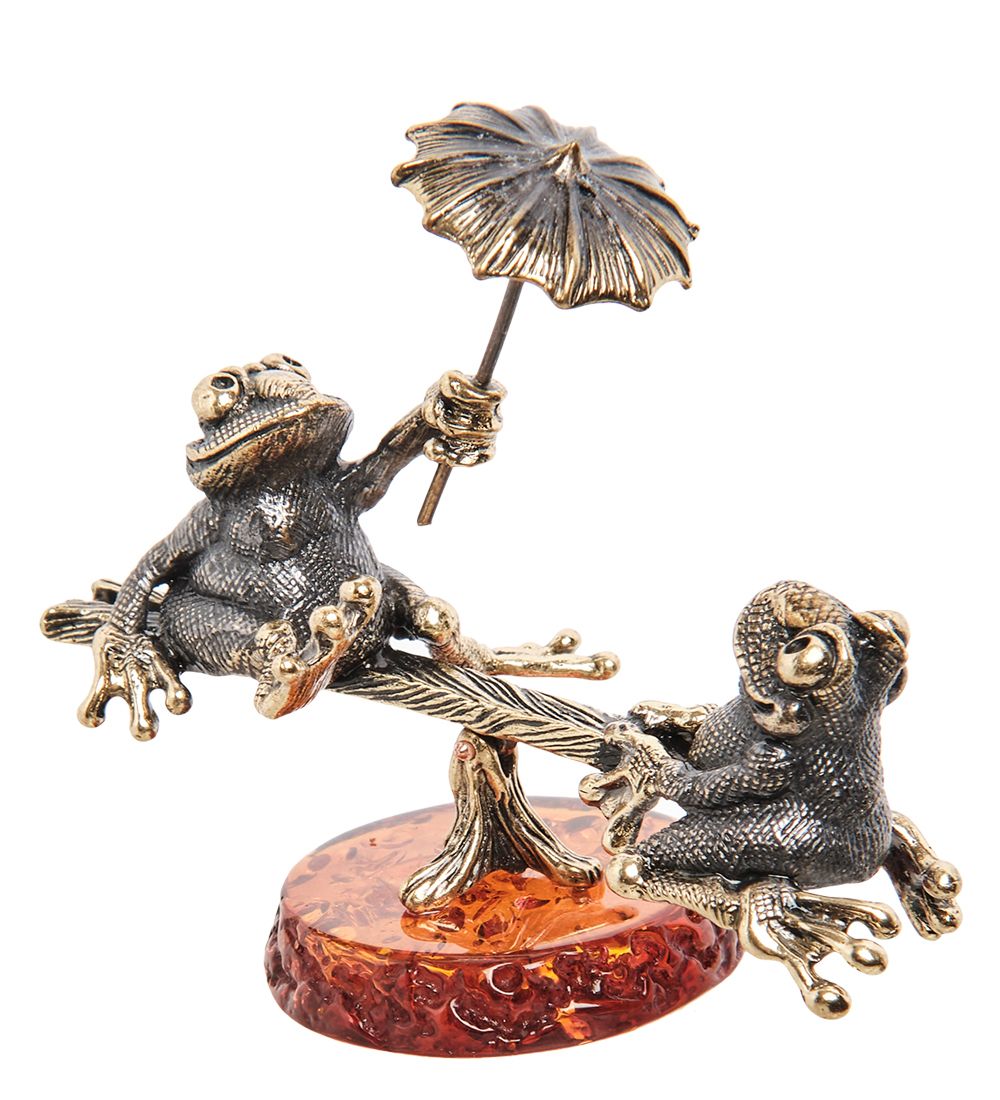 Народные промыслы AM-1094 Фигурка «Лягушки на качелях» (латунь, янтарь)