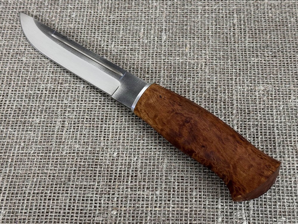 Финский нож Леуку, рукоять мореная карельская берёза