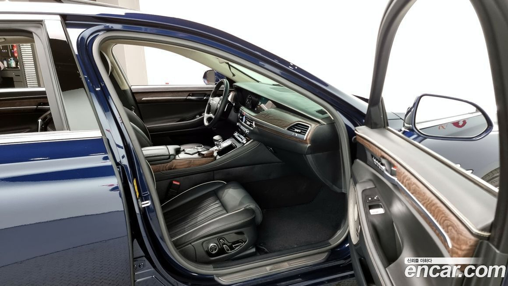 Genesis G90 5.0 AWD (04.2021)