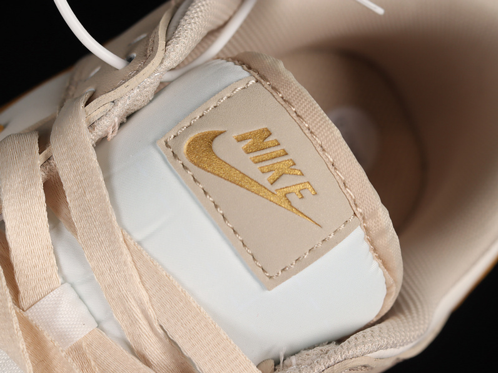 Dunk Low WMNS Phantom Metallic Gold