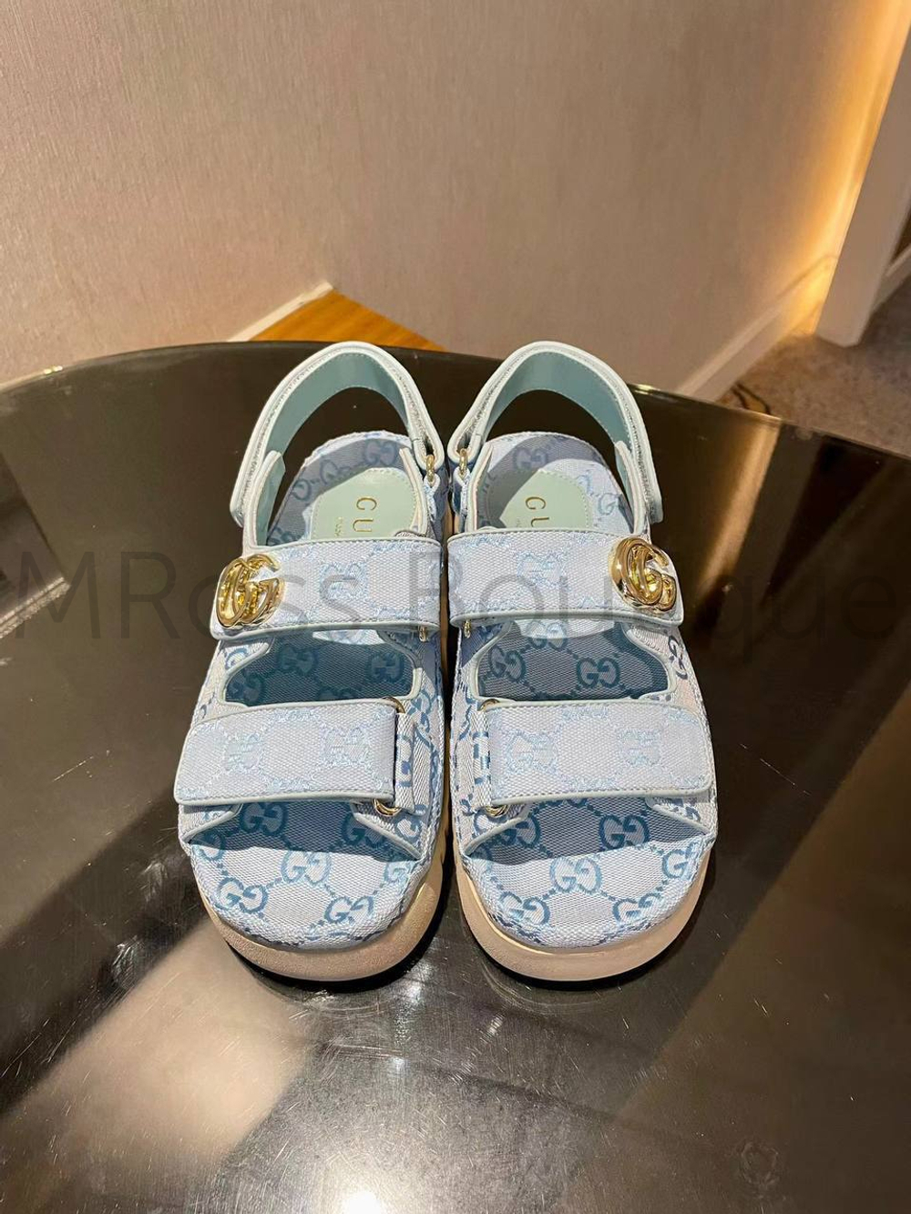 Женские сандалии Gucci GG голубого цвета с узорами