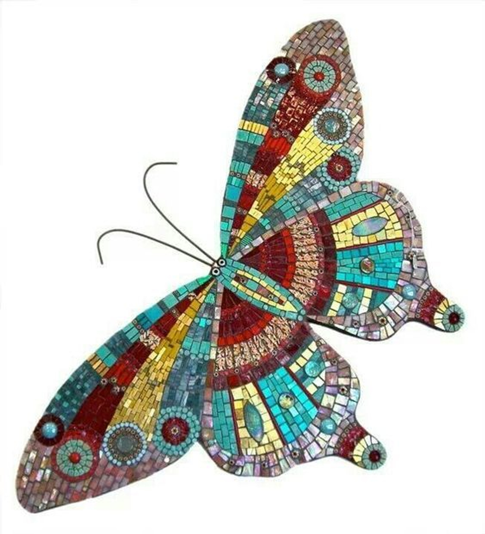 Бабочка из пенопласта в мозаике