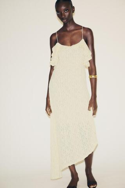 ZARA КРУЖЕВНОЕ ПЛАТЬЕ С ЗАКЛЕПКАМИ, ЖЕЛТЫЙ