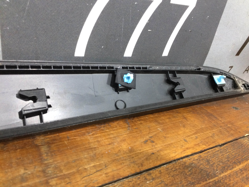 Накладка двери передней левой Kia Rio 4 X-Line 17-нв Б/У Оригинал 87713H0500