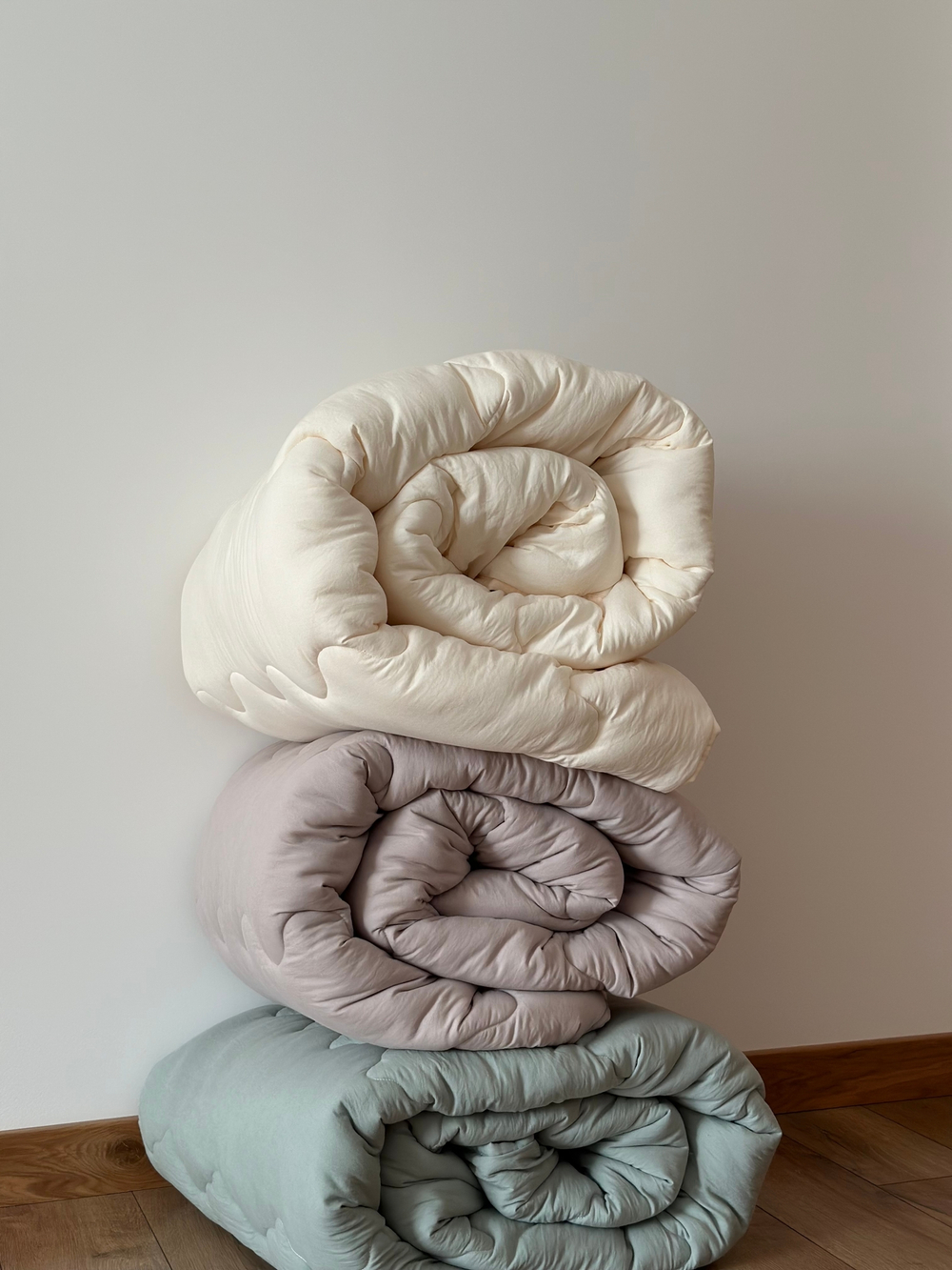 Одеяло облегченное "Микрофайбер РБ" 200 гр/м2 2 сп (расцветки ткани в ассортименте)