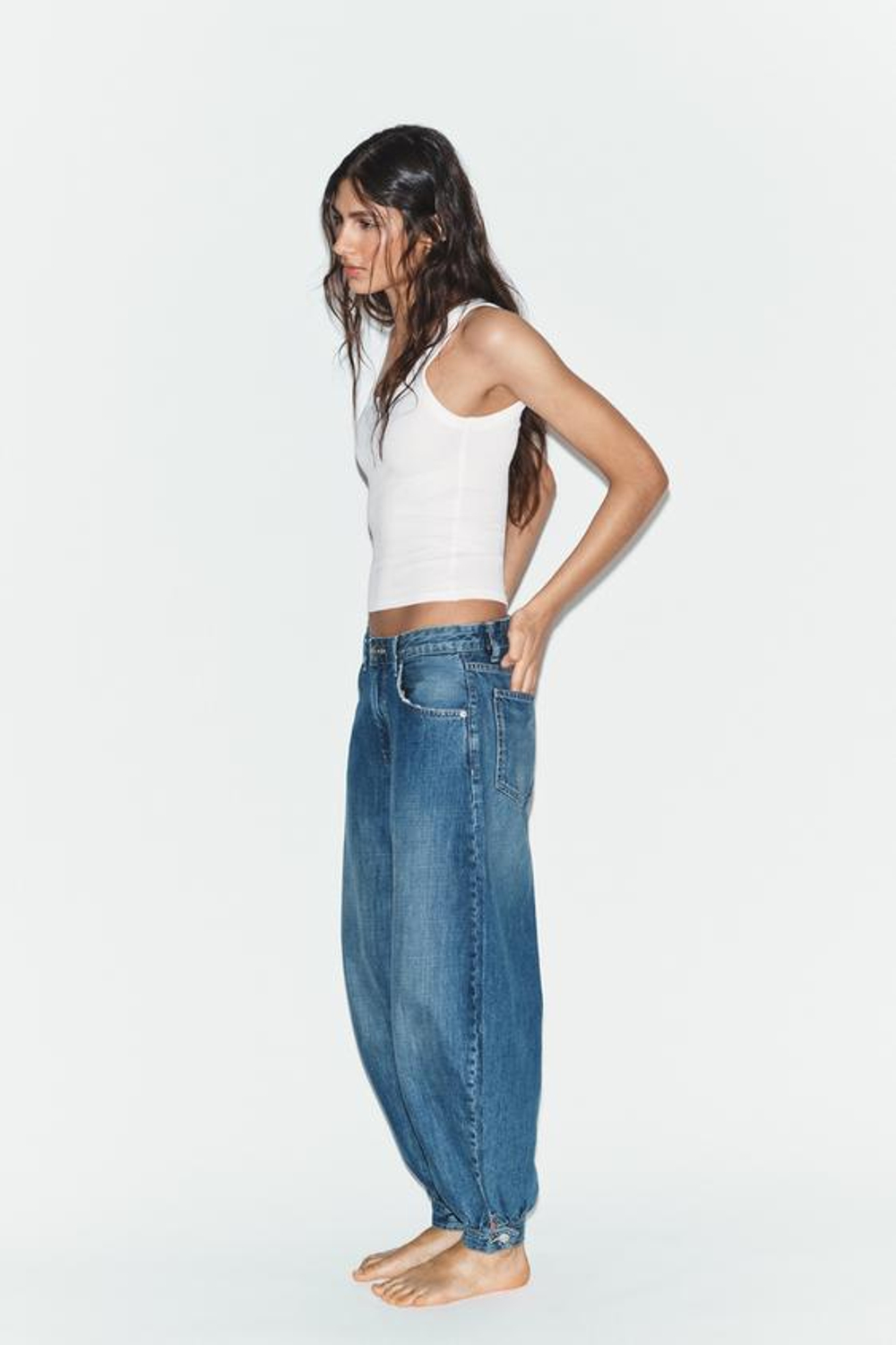 ZARA ДЖИНСЫ TRF BALLON СО СРЕДНЕЙ ПОСАДКОЙ И ПЕТЛЕЙ, СИНИЙ