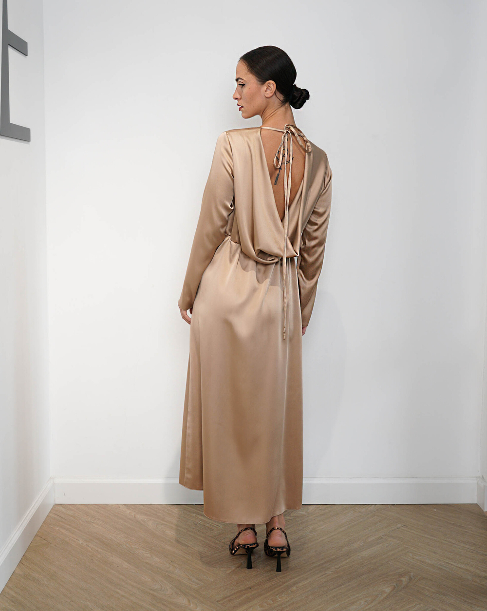 Платье "Утонченная" в песочном