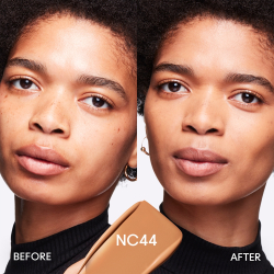 MAC Cosmetics Studio Fix Fluid SPF 15 24HR Matte Foundation + Oil Control - Матирующая тональная основа SPF 15, 30 ml