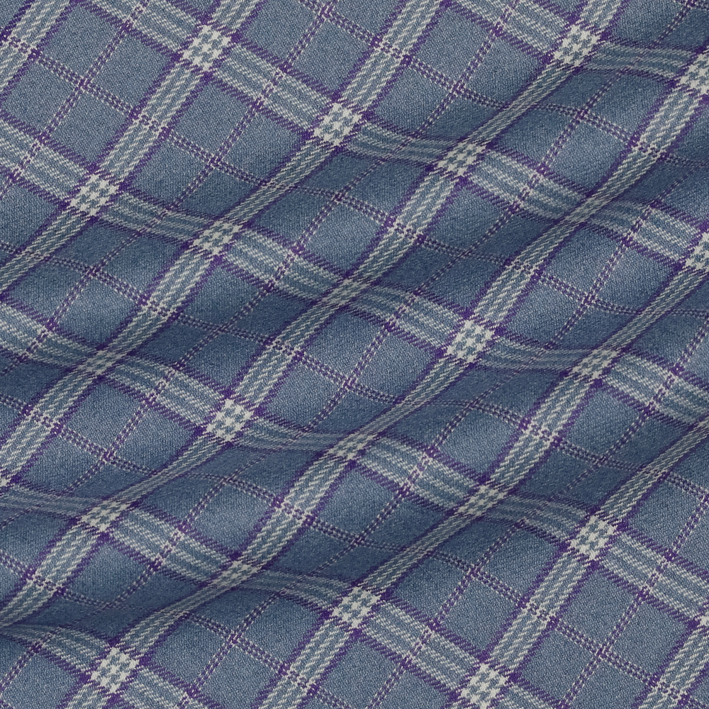 Тонкая кашемировая клетка в оттенках пыльно-голубого и сиреневым акцентом