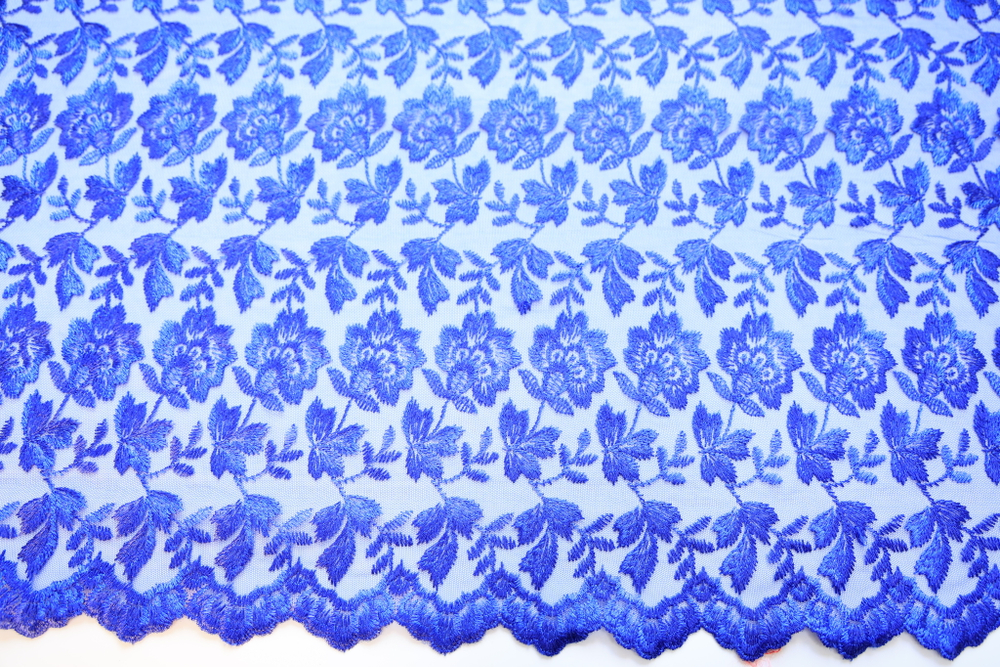 Вышивка на сетке