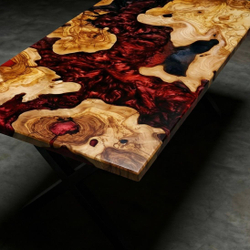 Торцевой спил граба с фактурной эпоксидной смолой