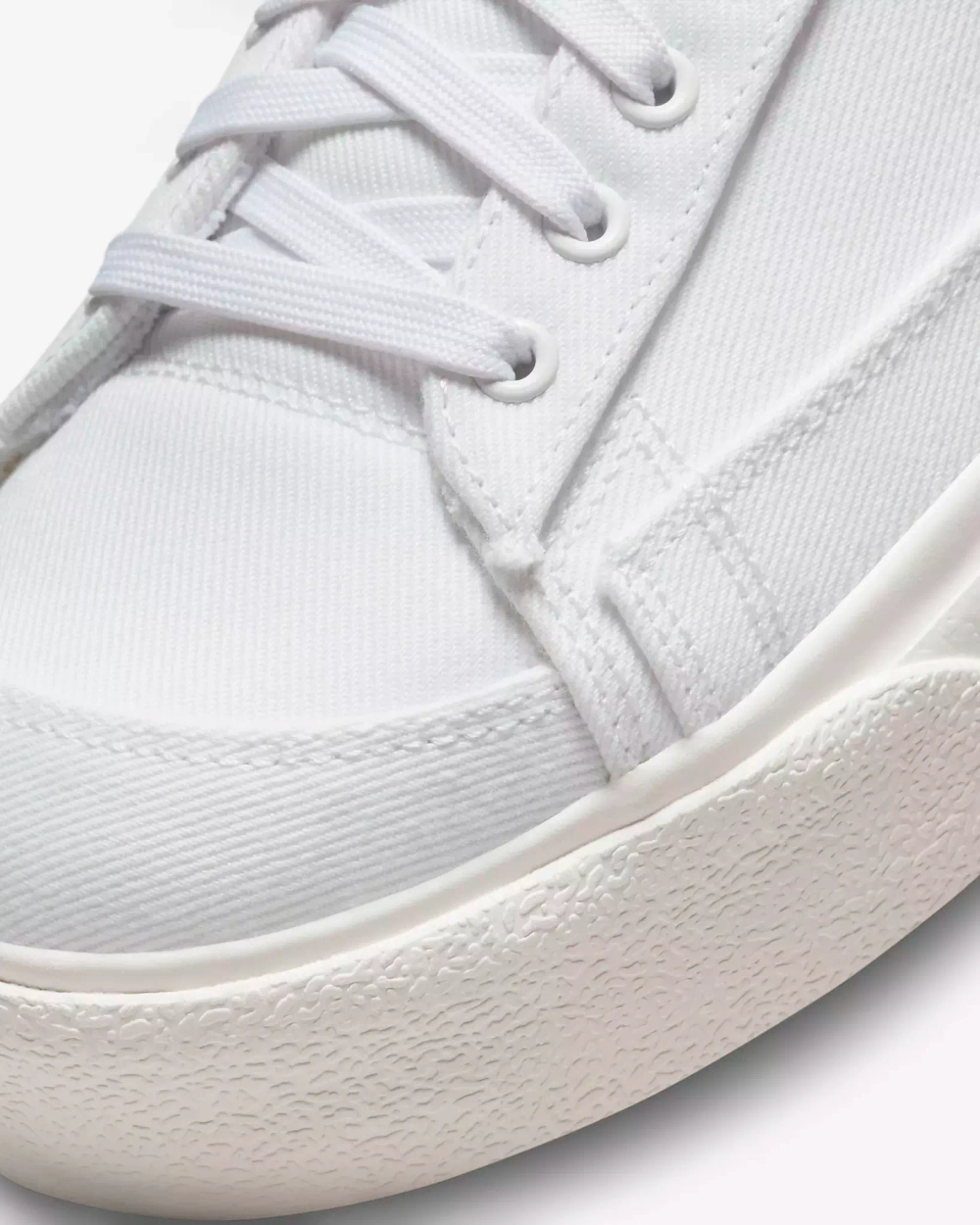 Nike Blazer Low Platform Canvas