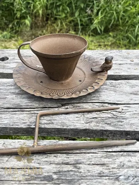 Кормушка "Чашка на блюдце с птичкой" 22x21x7 см + 93 см опора