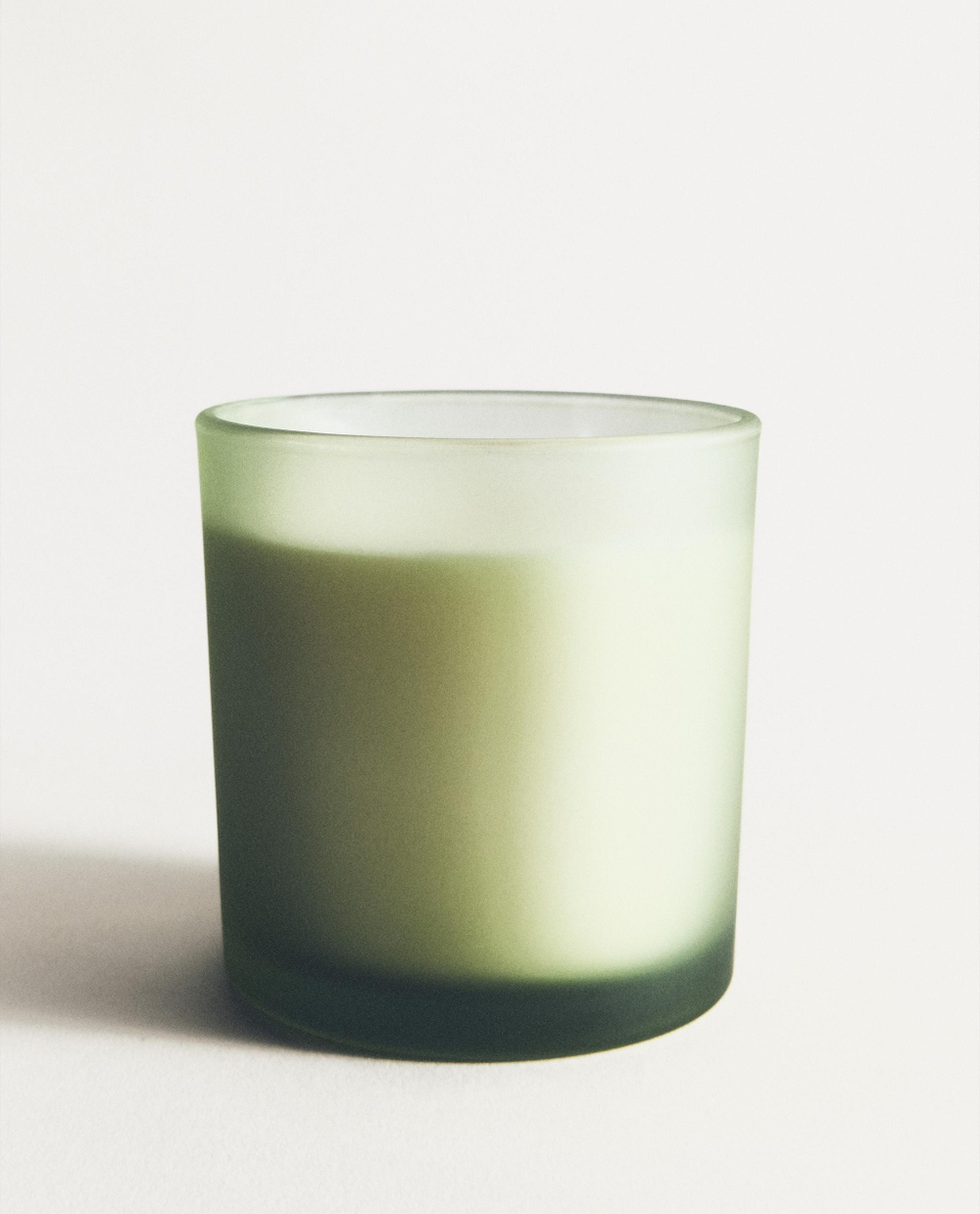 Zara Home Ароматическая свеча Tuberose, 350 г, аромат для дома