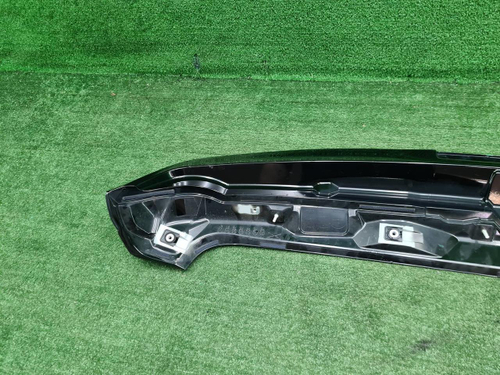 Спойлер крышки багажника Toyota Alphard 3 (15-23)