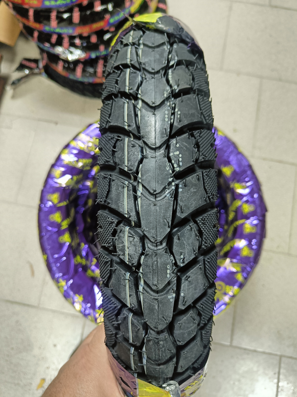 Покрышка бескамерная 80/90-14 Dake Tire