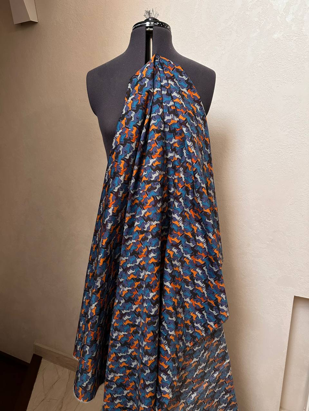 Блузочно-плательный поплин с рисунком (96%хлопок/4%эластан, Конный бунт на поле, 142, 92 гр/м2)