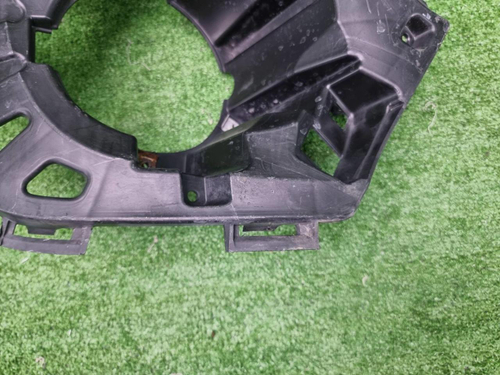 Кронштейн ПТФ правый Mini Hatch F56 (2013-2018)