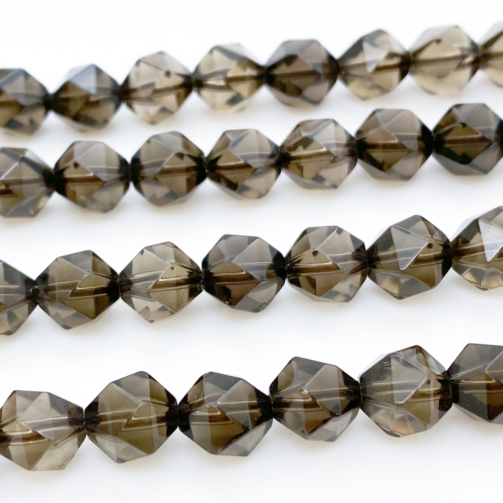 Дымчатый кварц крупной огранки, размер около 7,3-7,6 мм, цена за 12-13 шт (1/4 нити)